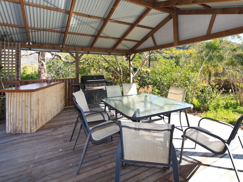 6 Mungindie Court, Mount Nathan QLD 4211