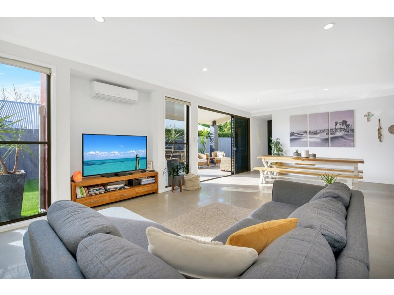 35 Mellum Circuit, Pacific Pines QLD 4211