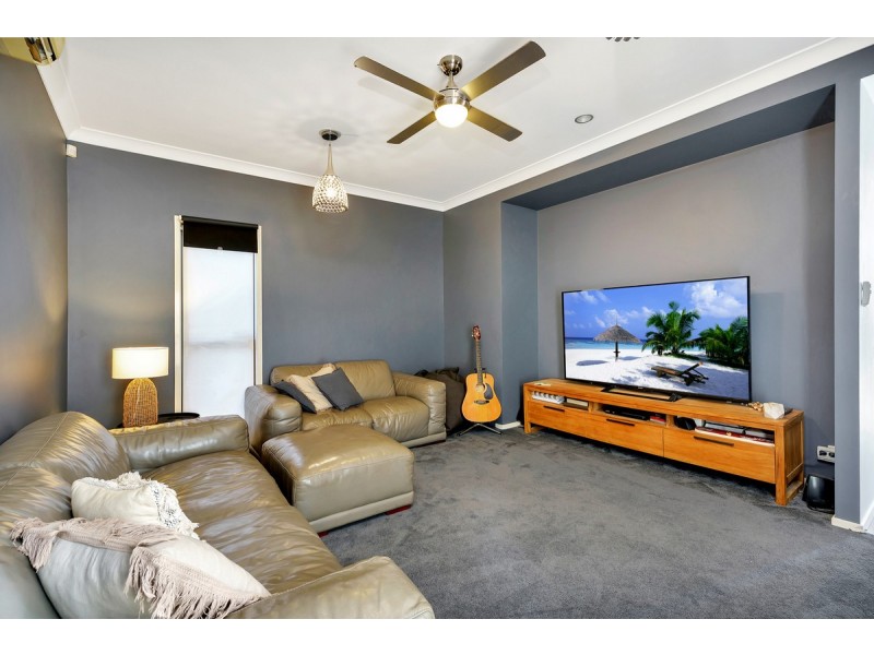 35 Mellum Circuit, Pacific Pines QLD 4211