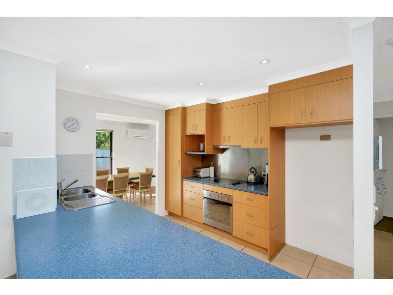 4 Eamonn Court, Highland Park QLD 4211