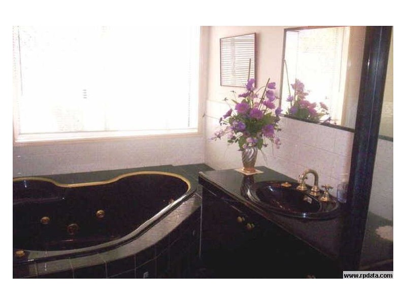 33 Gershwin Court, Nerang QLD 4211