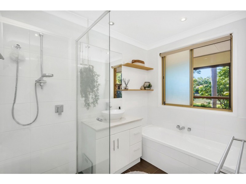 191 Alexander Drive, Highland Park QLD 4211