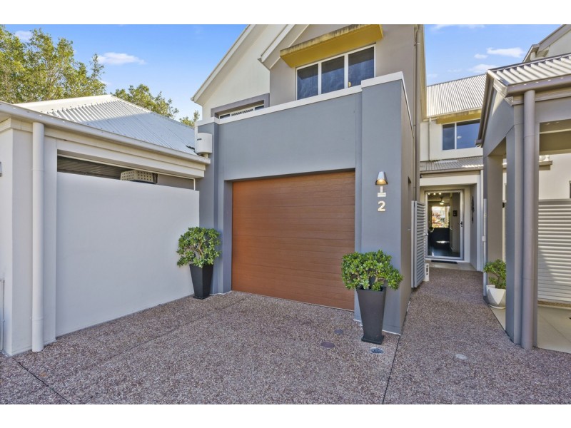 2/5021 Emerald Island Drive, Carrara QLD 4211