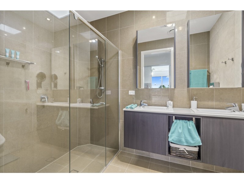 2/5021 Emerald Island Drive, Carrara QLD 4211