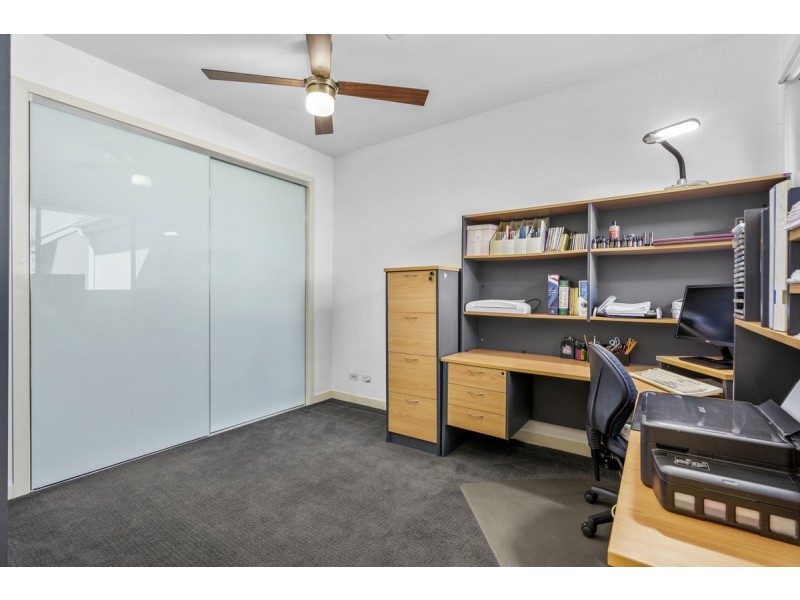 2/5021 Emerald Island Drive, Carrara QLD 4211