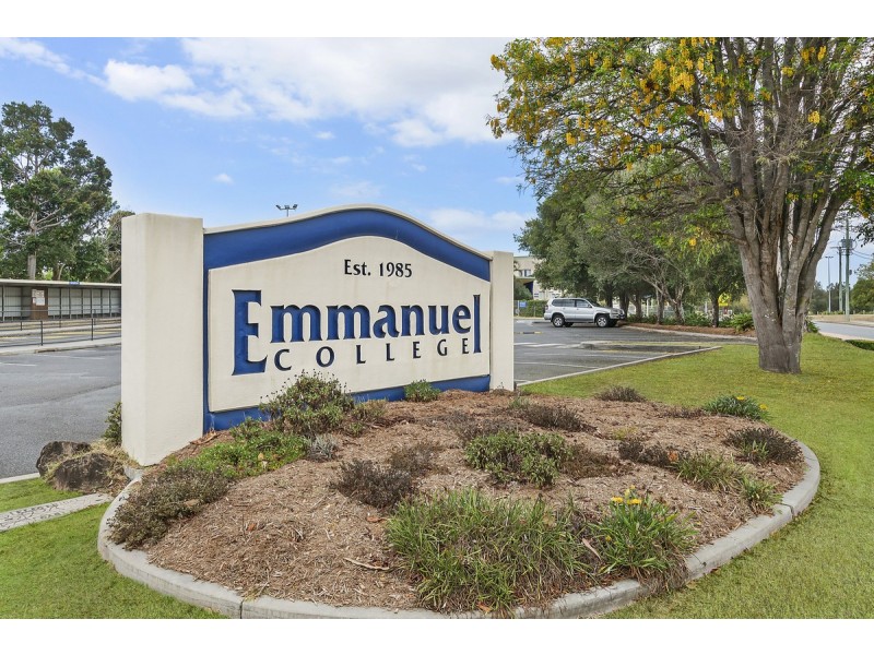 2/5021 Emerald Island Drive, Carrara QLD 4211