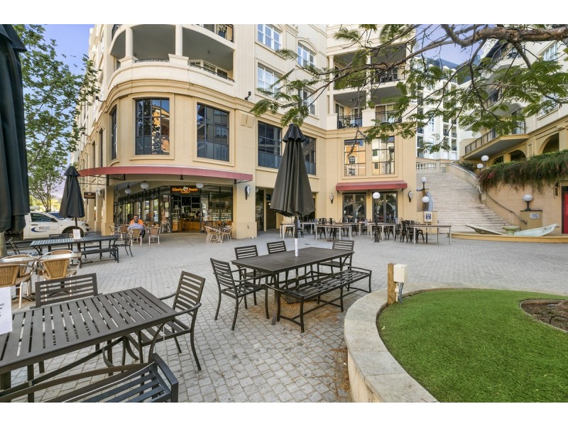 2/5021 Emerald Island Drive, Carrara QLD 4211