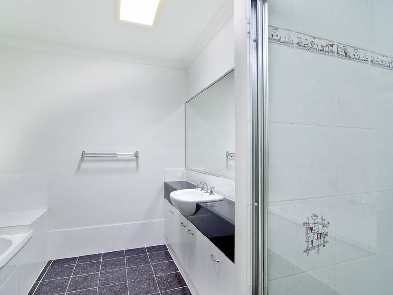 13 Kowhai Place, Nerang QLD 4211