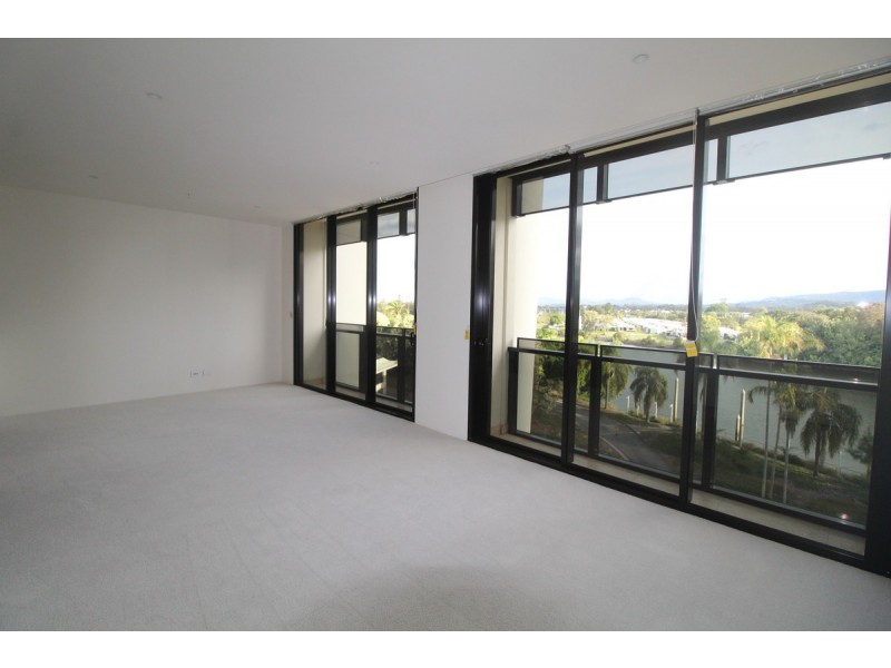 405D/1 The Concourse, Benowa QLD 4217