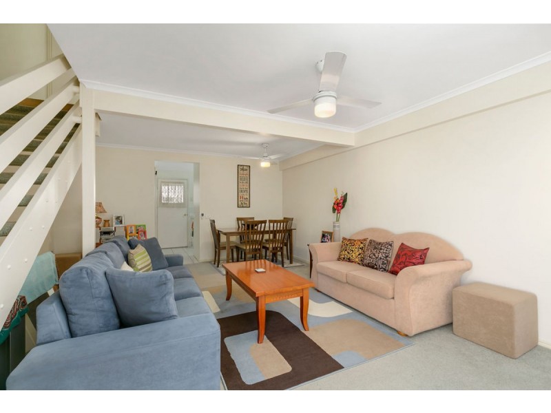 10/125 Pappas Way, Nerang QLD 4211