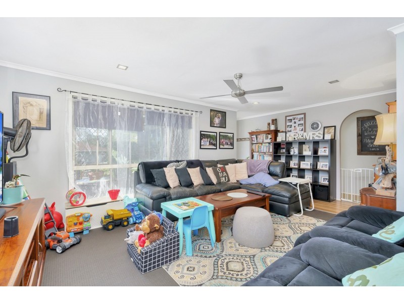 3 Issell Place, Highland Park QLD 4211