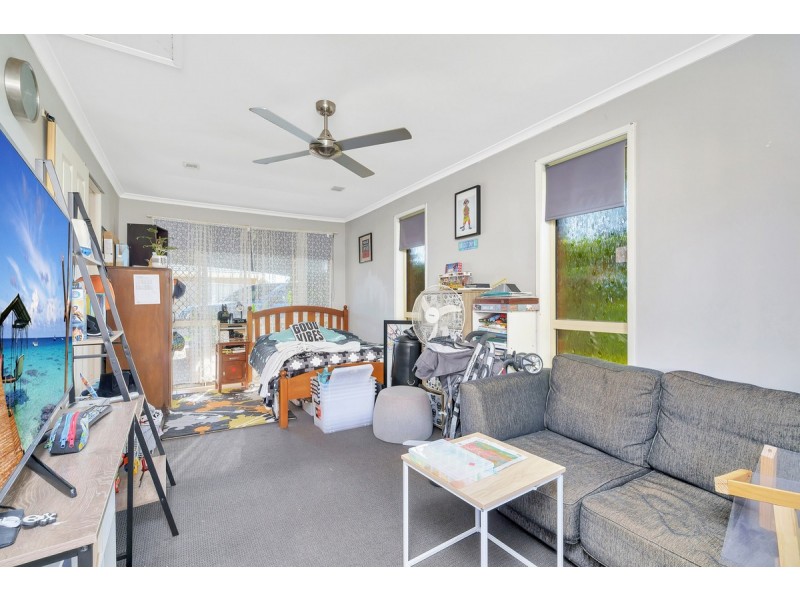 3 Issell Place, Highland Park QLD 4211