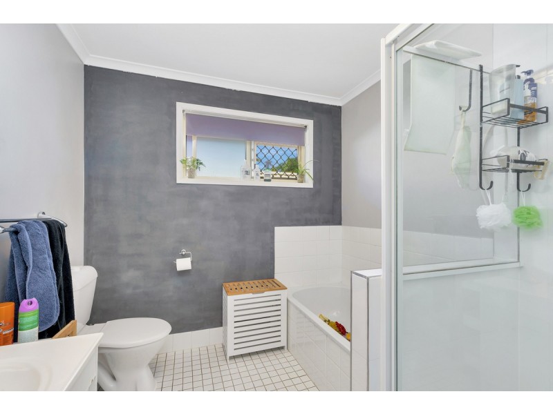 3 Issell Place, Highland Park QLD 4211