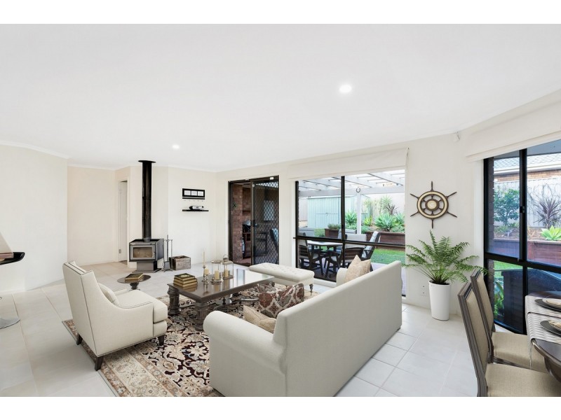1 Elsemore Court, Carrara QLD 4211