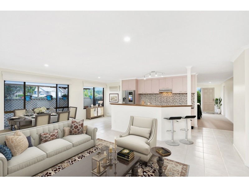 1 Elsemore Court, Carrara QLD 4211