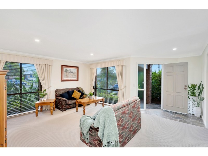 1 Elsemore Court, Carrara QLD 4211