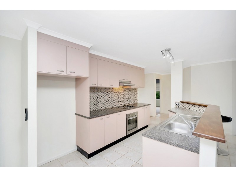 1 Elsemore Court, Carrara QLD 4211