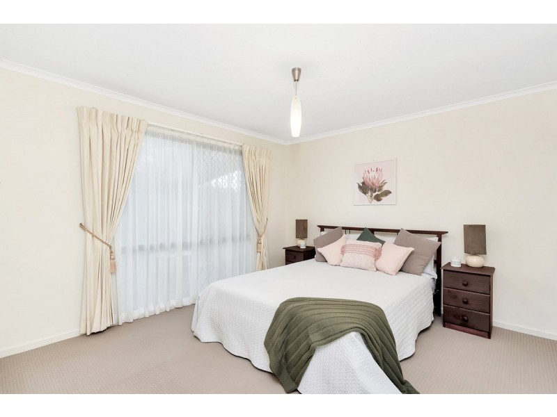 1 Elsemore Court, Carrara QLD 4211
