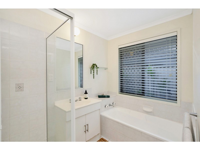 1 Elsemore Court, Carrara QLD 4211