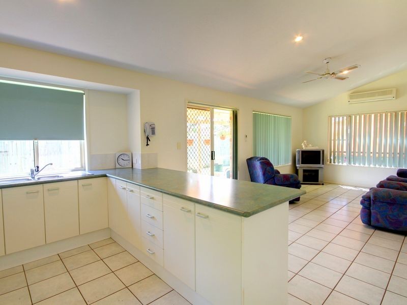16 Shenton Way, Nerang QLD 4211