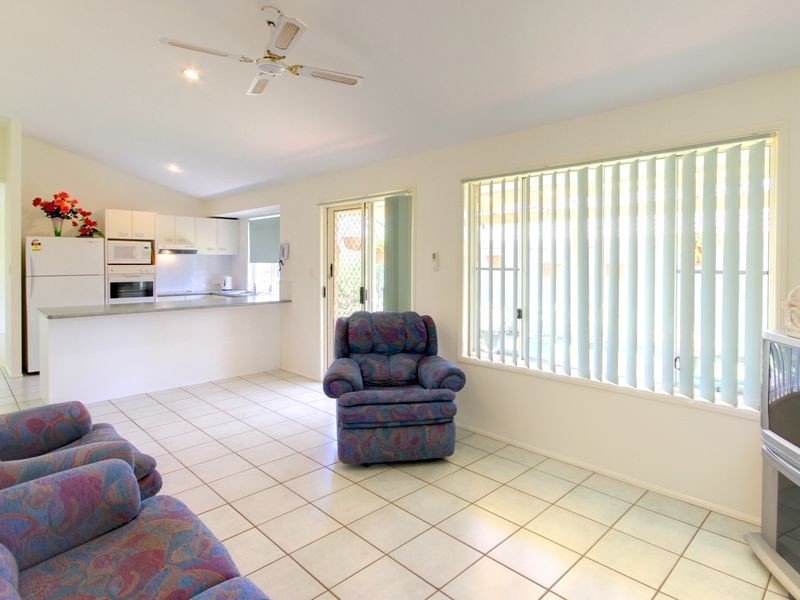 16 Shenton Way, Nerang QLD 4211