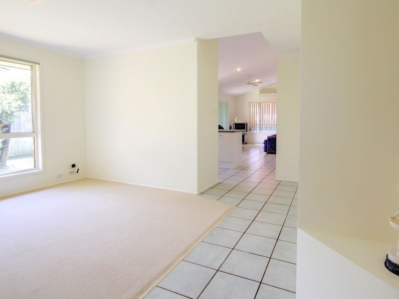 16 Shenton Way, Nerang QLD 4211