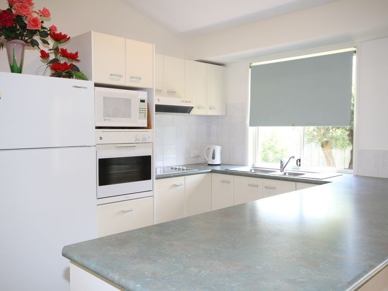 16 Shenton Way, Nerang QLD 4211