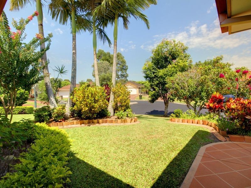 16 Shenton Way, Nerang QLD 4211