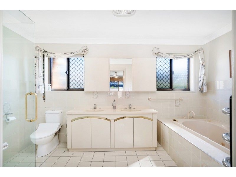 10 Dugandan Street, Nerang QLD 4211