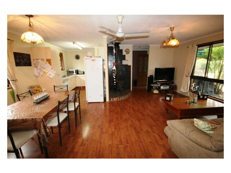 28 Pappas Way, Carrara QLD 4211