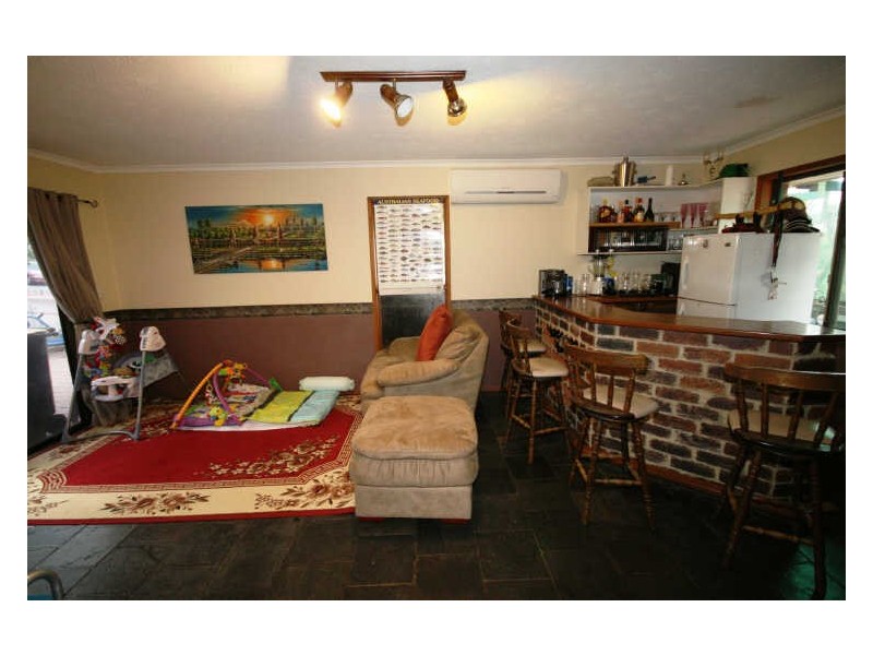 28 Pappas Way, Carrara QLD 4211