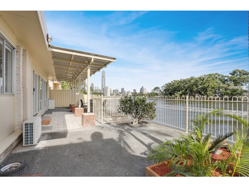 241 Stanhill Drive, Chevron Island QLD 4217