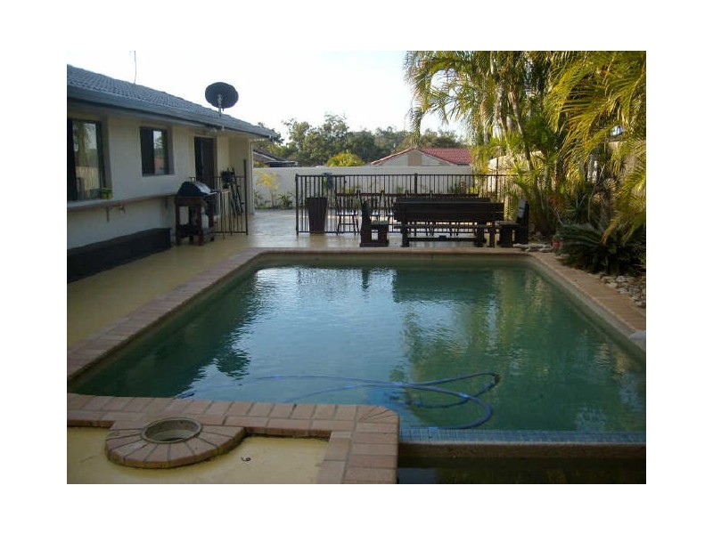 12 Alexander Drive, Highland Park QLD 4211