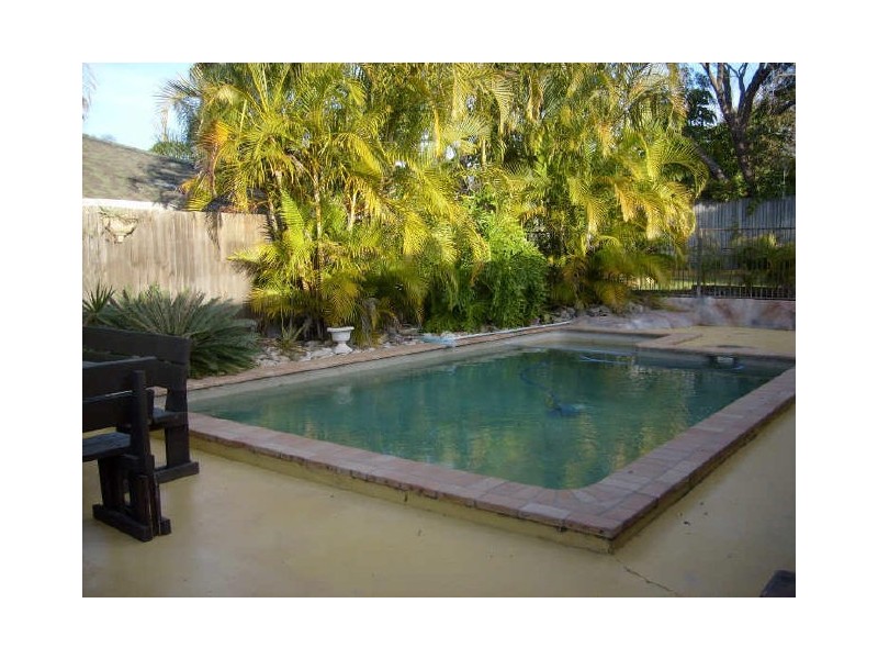 12 Alexander Drive, Highland Park QLD 4211