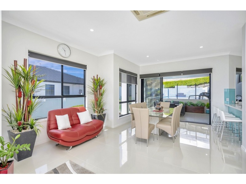 12 Marriott Way, Highland Park QLD 4211