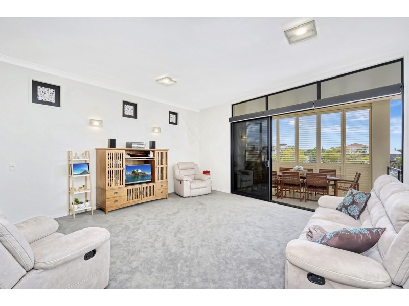 12 Marriott Way, Highland Park QLD 4211