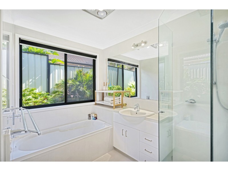 12 Marriott Way, Highland Park QLD 4211