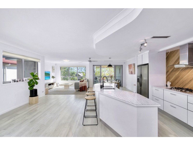 3304 Central Place, Carrara QLD 4211