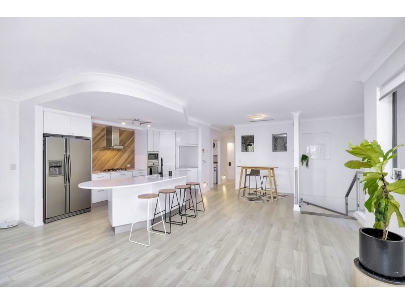 3304 Central Place, Carrara QLD 4211