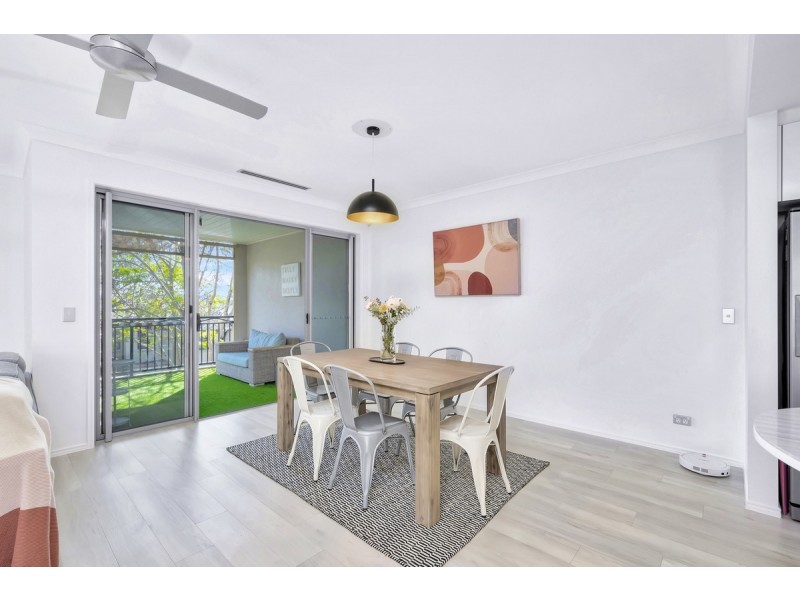 3304 Central Place, Carrara QLD 4211