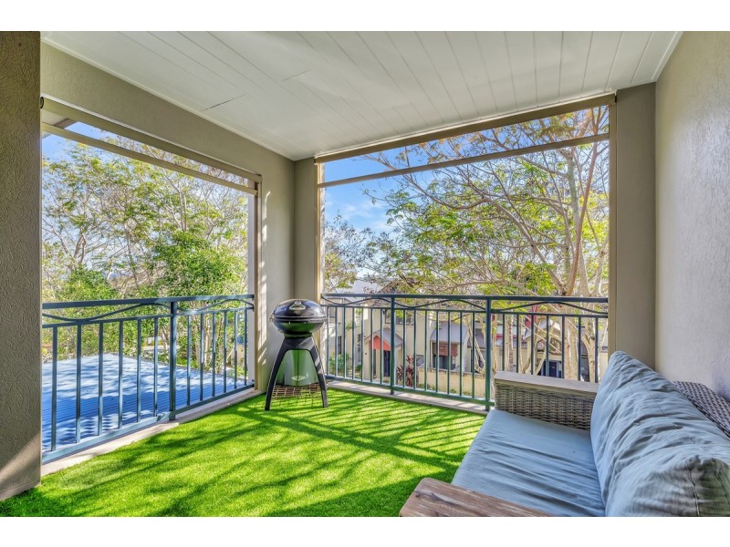 3304 Central Place, Carrara QLD 4211