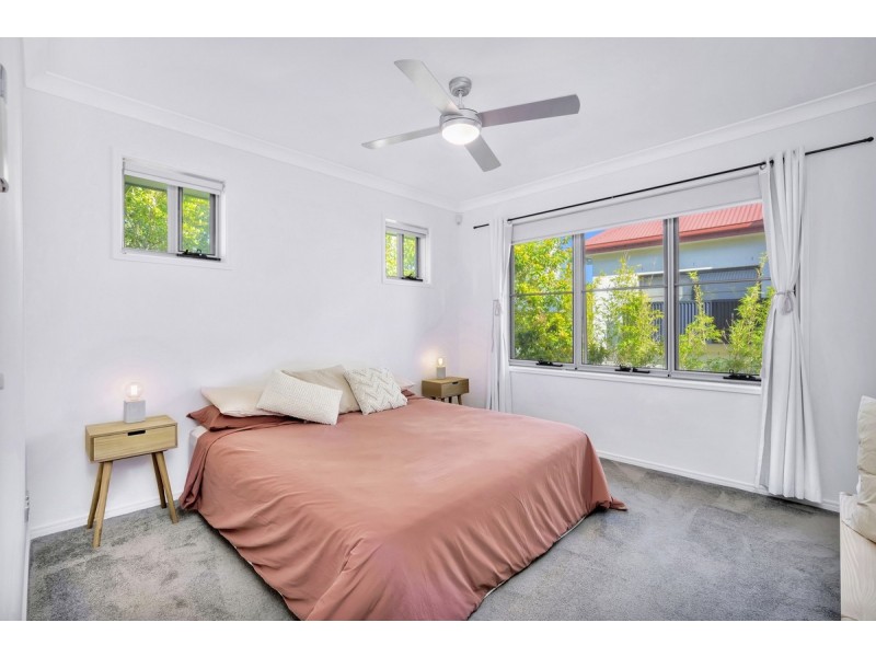 3304 Central Place, Carrara QLD 4211