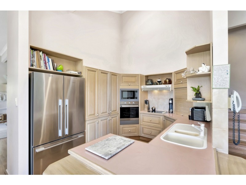 7 Foxhill Court, Carrara QLD 4211