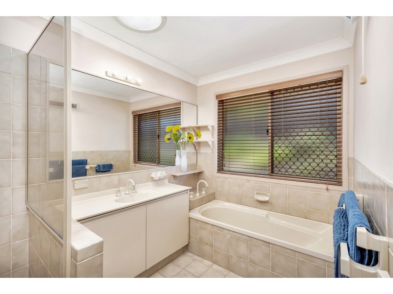 7 Foxhill Court, Carrara QLD 4211