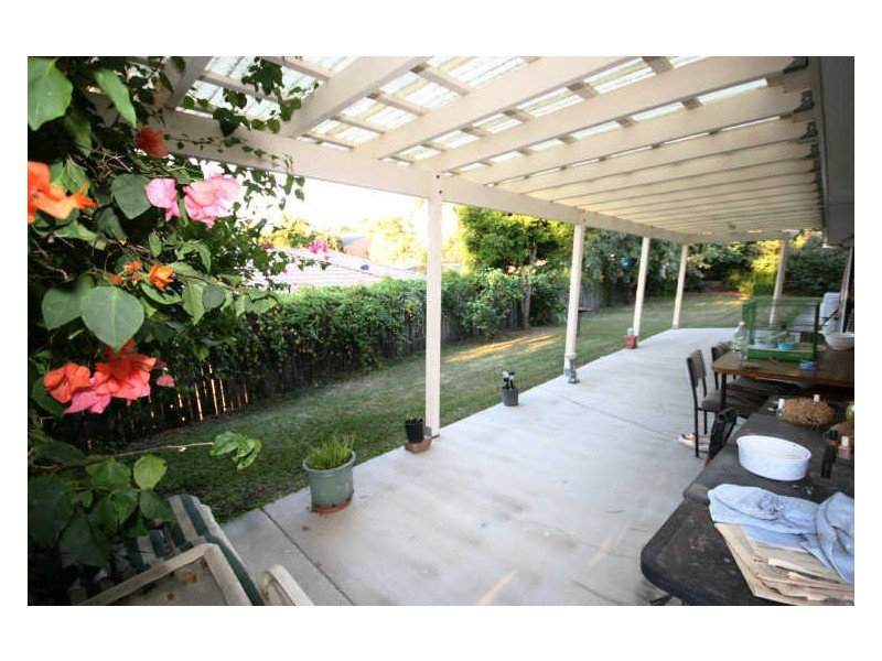 2 Issell Place, Highland Park QLD 4211
