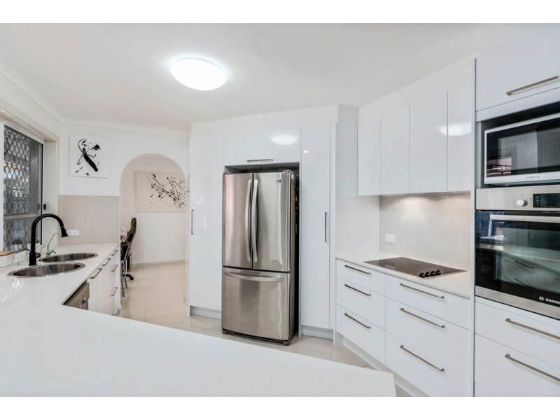 7 Millswyn Court, Carrara QLD 4211