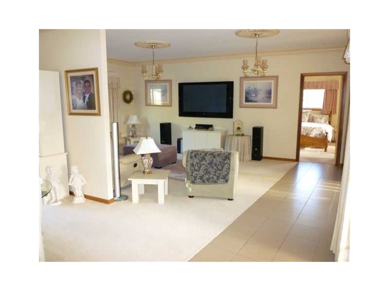 45 Birdlife Court, Nerang QLD 4211
