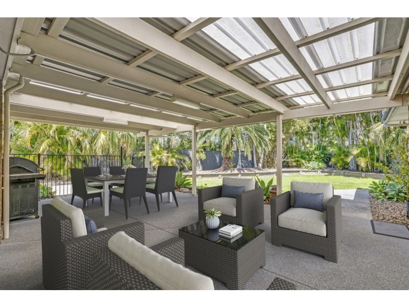 16 Greaves Court, Carrara QLD 4211