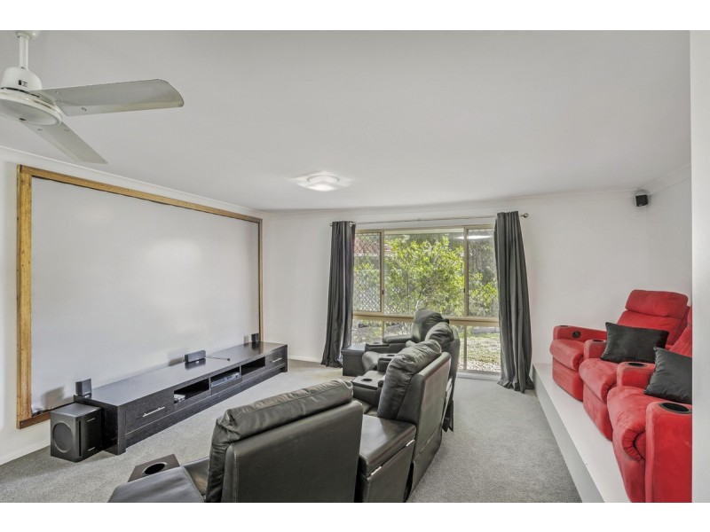 16 Greaves Court, Carrara QLD 4211