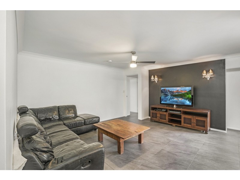 16 Greaves Court, Carrara QLD 4211